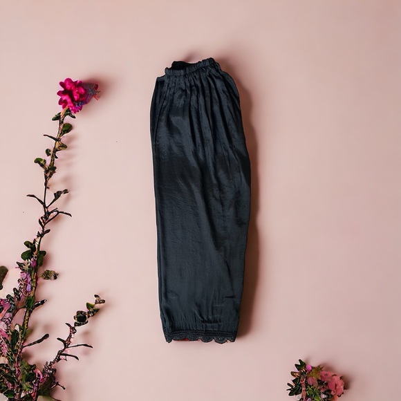 Pakistani dress, shalwar kameez, Black & Gold Mirror-Work Kurti with Silk Pant - Picture 7 of 11